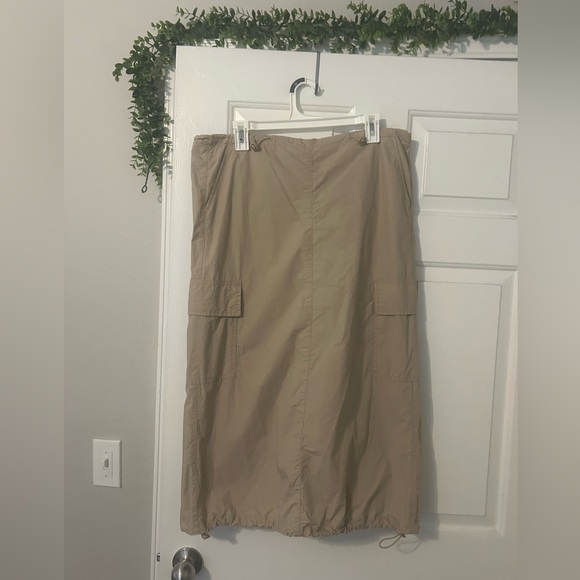 Tan Utility Cargo Long Skirt, Adjustable Maxi Skirt Ruched, with Pockets - Picture 2 of 5